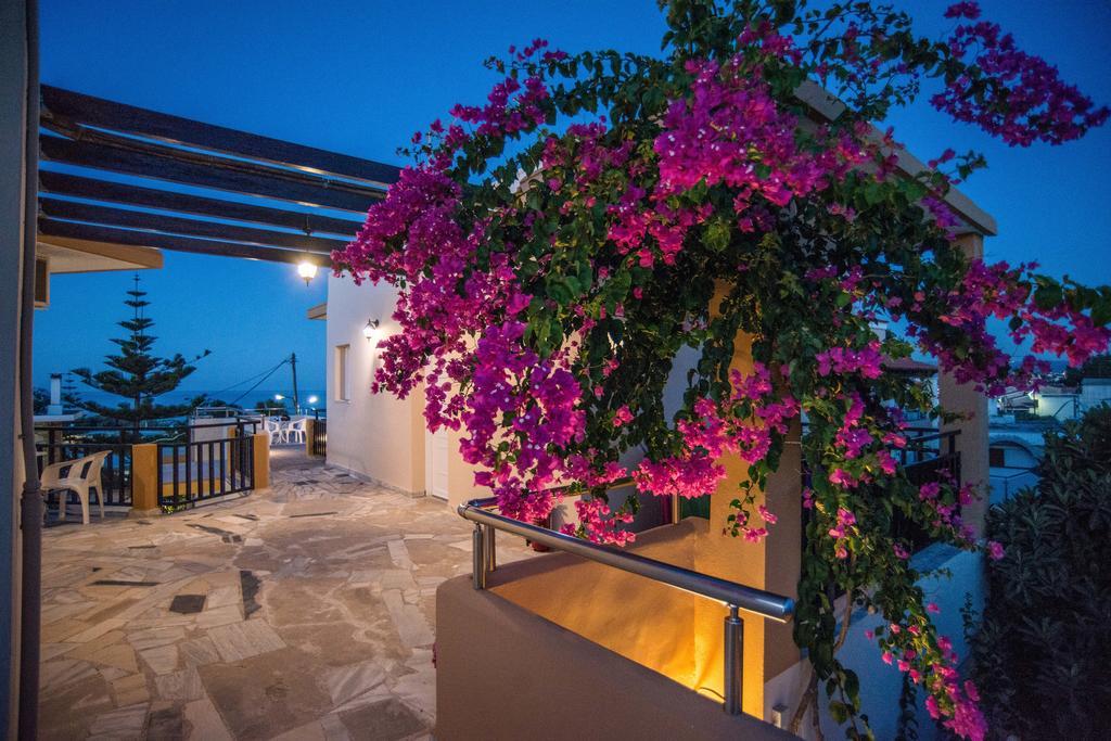 Belvedere Agia Marina Esterno foto